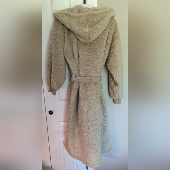 Pottery Barn Teddy Robe in brown - L. - Picture 2 of 5